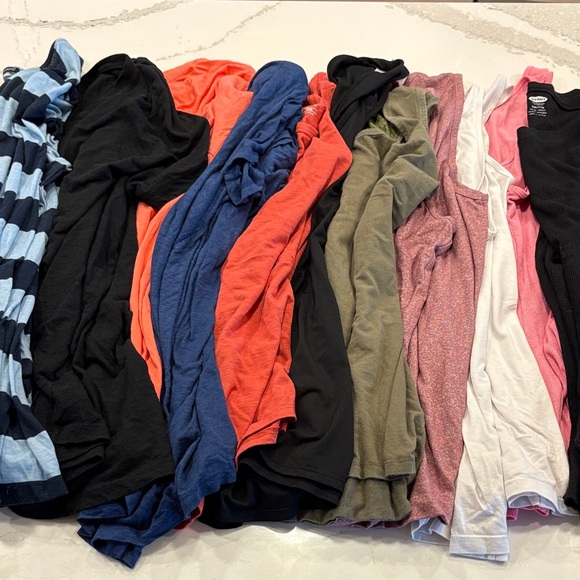 Tanks and short and long tees Old Navy Black and Red Long Sleeve Tops 11 total - Picture 1 of 12